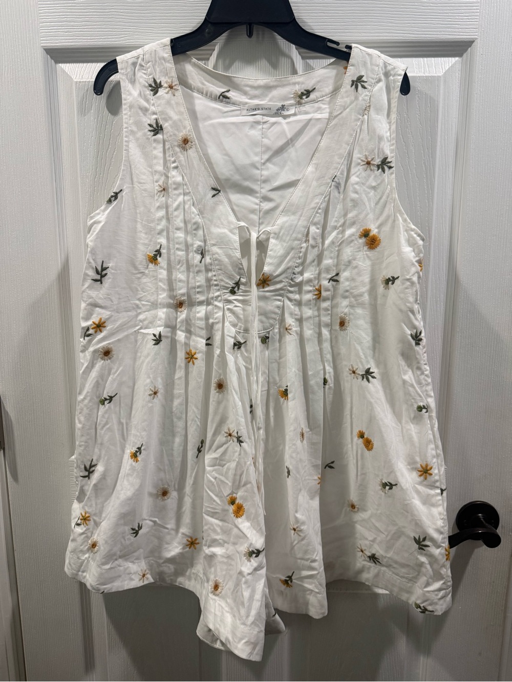 Altar’d State Floral Embroidered White Sleeveless Romper Dress